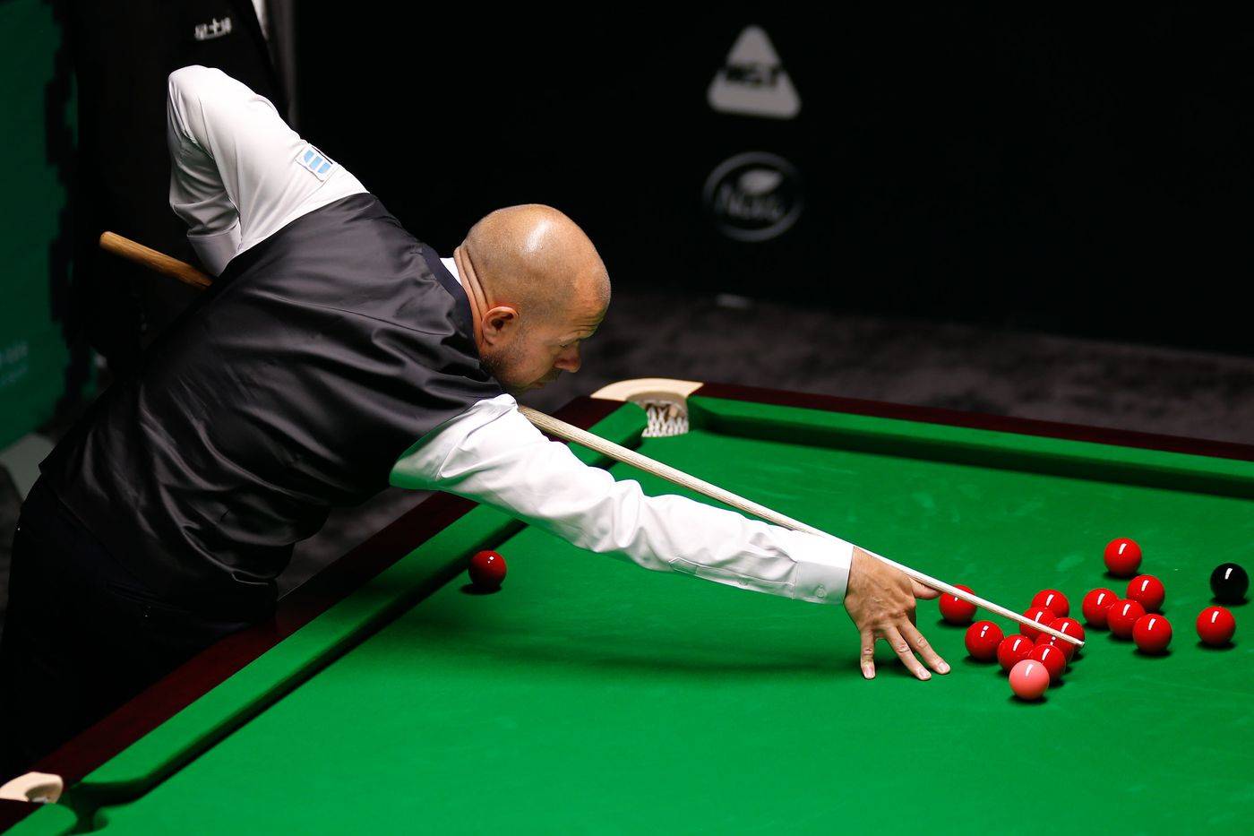 平的瓶颈明 平的瓶颈明